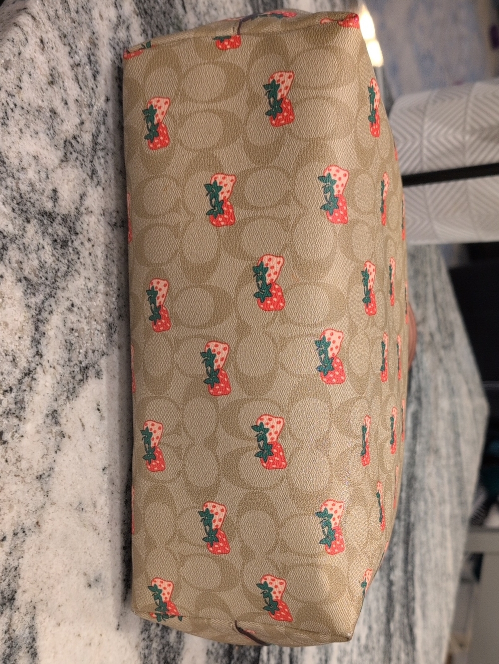Coach Gallery Tote in Signature Canvas with Strawberry Print - Picture 4 of 7
